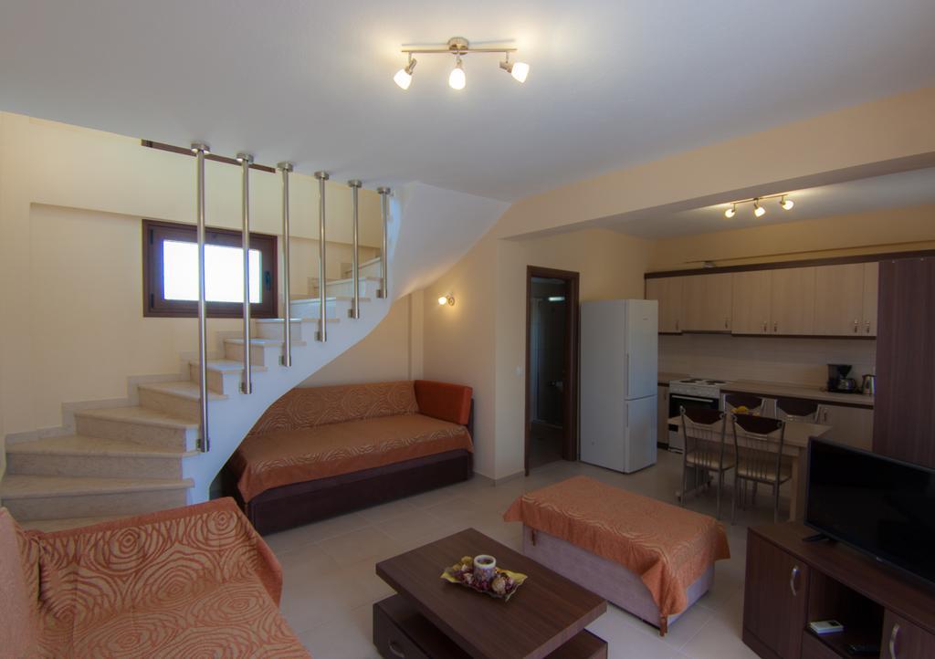 Ianthi Maisonettes 依诺罗达 外观 照片